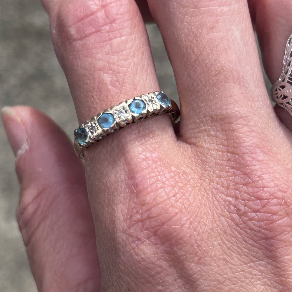 9k gold ring with diamonds and blue topaz - Picture 6 of 7